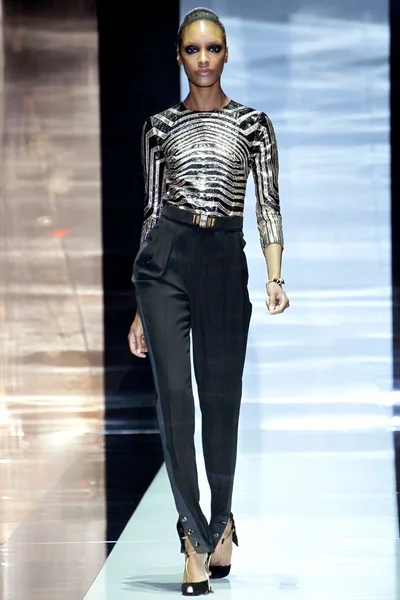 Look 32